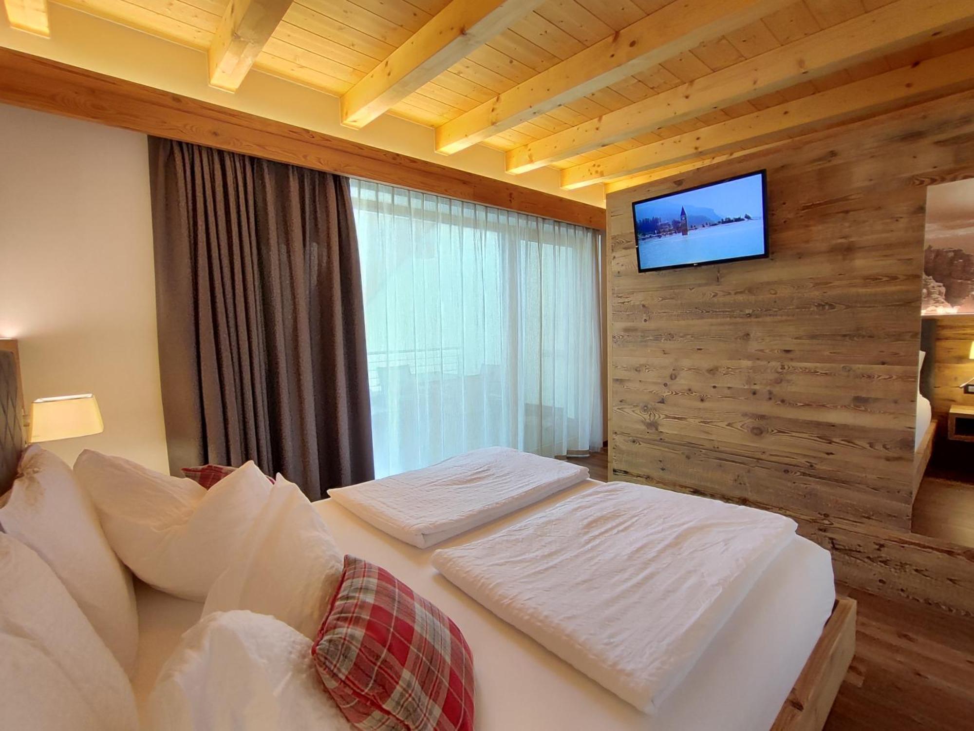 Dolomites B&B - Suites, Apartments And Spa Tesero Exterior photo